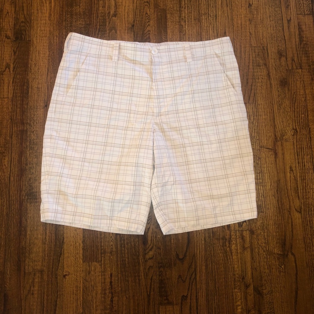 Under Armor Men's White Plaid Shorts Size 42